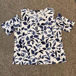 CUTE NINE WEST BLUE FLORAL TOP XL